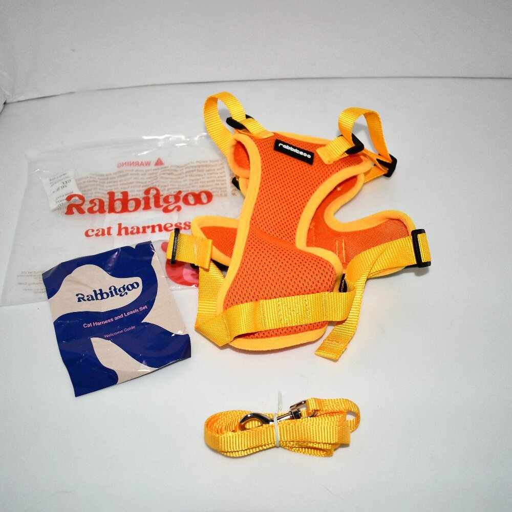 rabbitgoo Cat Harness and Leash Set – Escape Proof, MEDIUM NWT